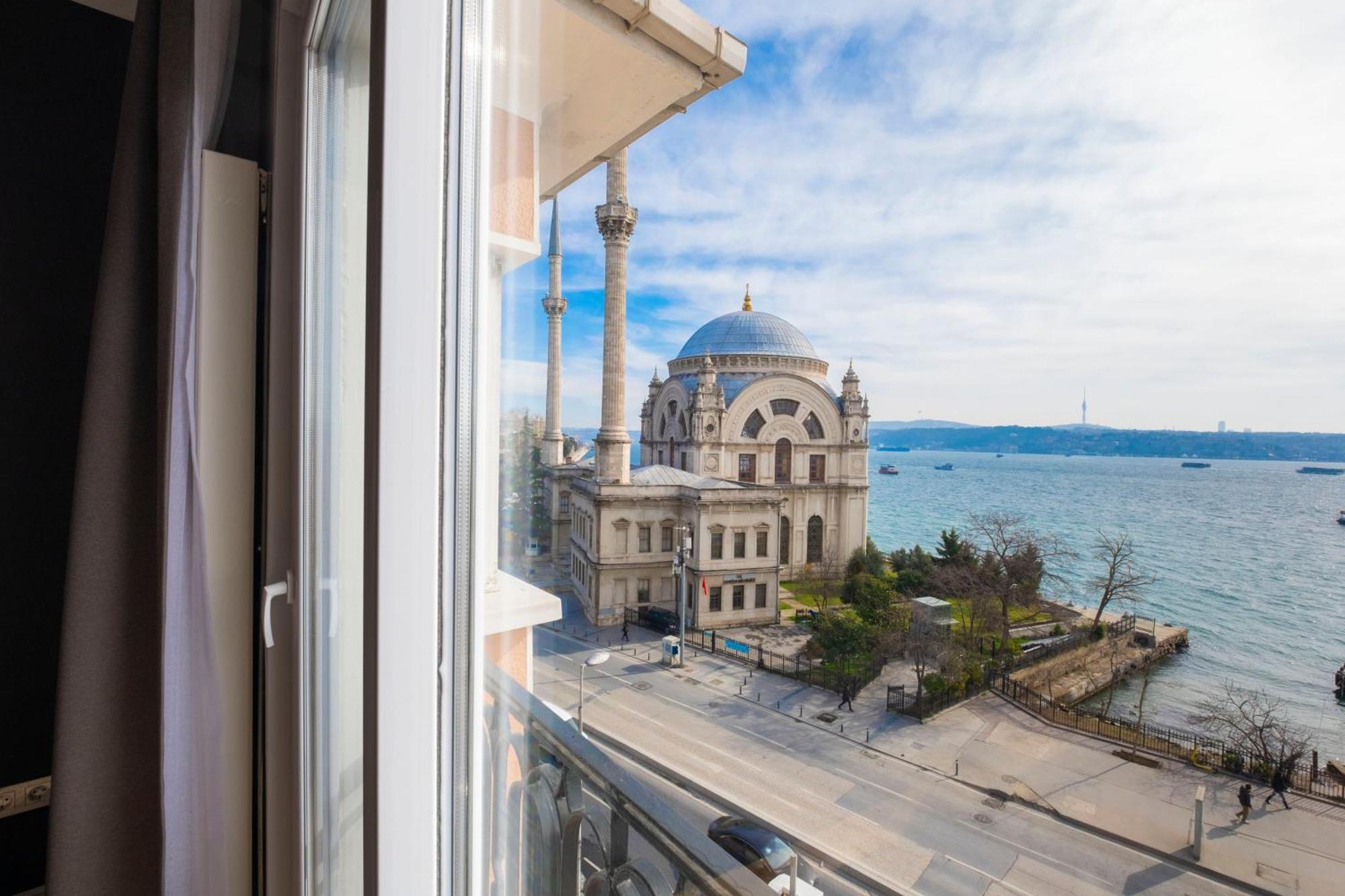 Hip Waterfront With A Striking View Апартаменти Стамбул